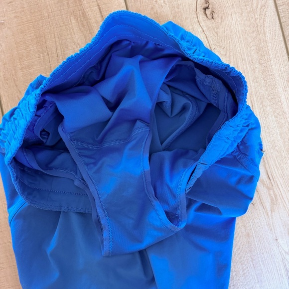 Lululemon Tracker Short V Shorts Wild Bluebell - Picture 3 of 4